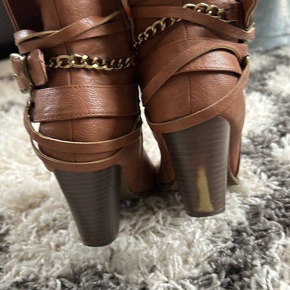 Size 8 Western Booties - Picture 5 of 7